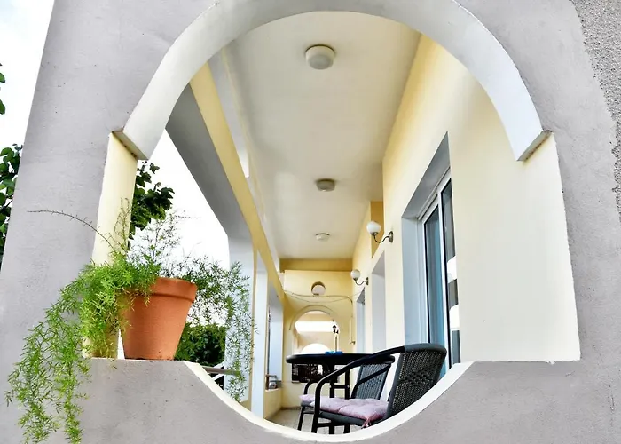 アパート Lucky 4 パラリムニ